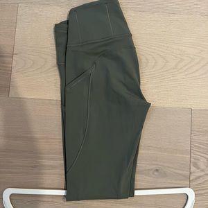 Lulu leggings. Fast and free high rise tight 25